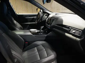 MASERATI Levante Gransport SQ4  U-Frei Pano 1.Hd N.Mod