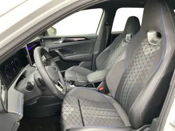 VW Tiguan R-Line 1.5 TSI DSG Navi ACC Pano Matrix