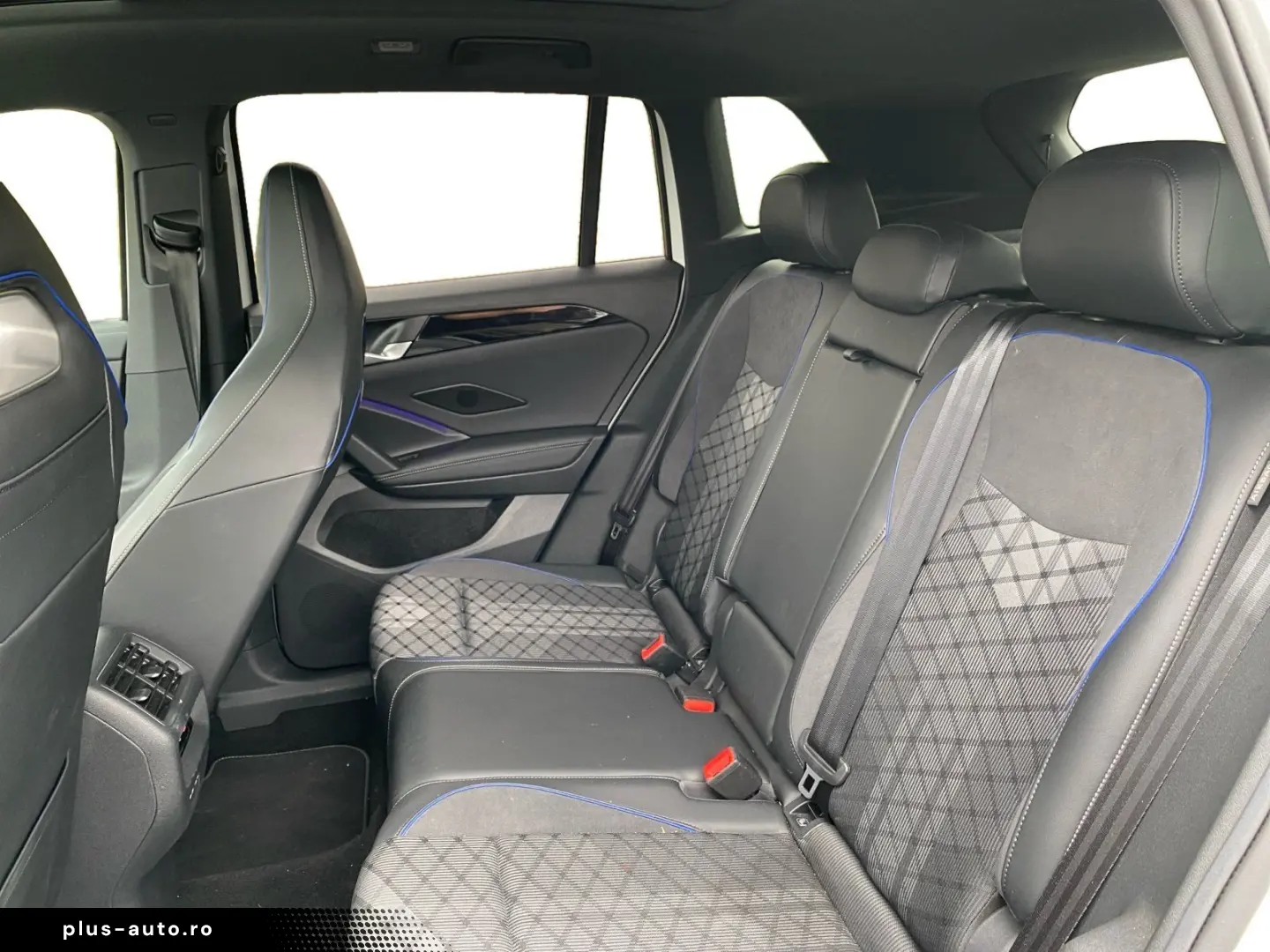 VW Tiguan R-Line 1.5 TSI DSG Navi ACC Pano Matrix