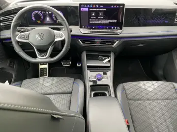 VW Tiguan R-Line 1.5 TSI DSG Navi ACC Pano Matrix