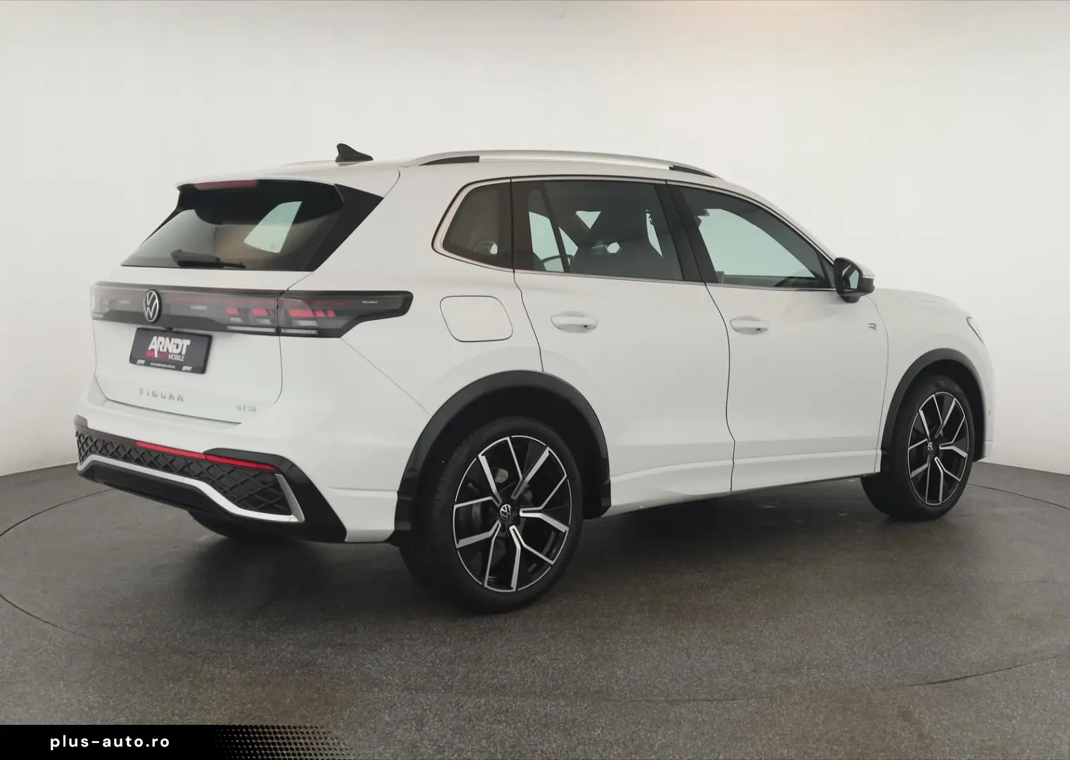 VW Tiguan 1.5 eTSI DSG R-Line IQ Pano Navi ACC 360