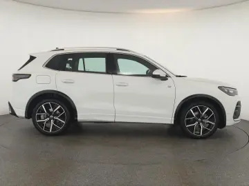 VW Tiguan 1.5 eTSI DSG R-Line IQ Pano Navi ACC 360