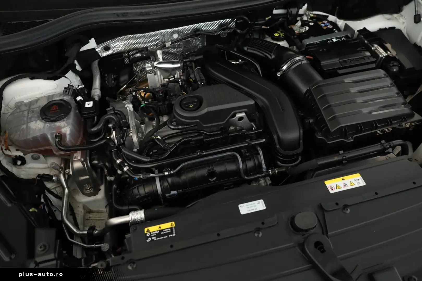 VW Tiguan 1.5 eTSI DSG R-Line IQ Pano Navi ACC 360