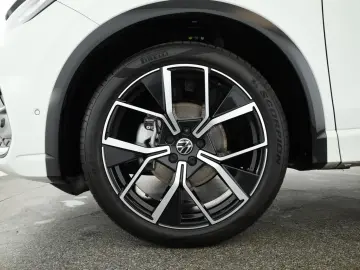 VW Tiguan 1.5 eTSI DSG R-Line IQ Pano Navi ACC 360