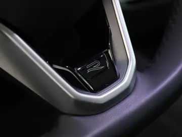 VW Tiguan 1.5 eTSI DSG R-Line IQ Pano Navi ACC 360