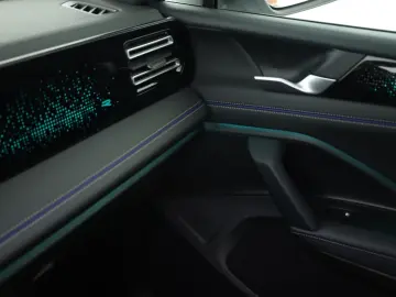 VW Tiguan 1.5 eTSI DSG R-Line IQ Pano Navi ACC 360