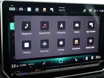 VW Tiguan 1.5 eTSI DSG R-Line IQ Pano Navi ACC 360