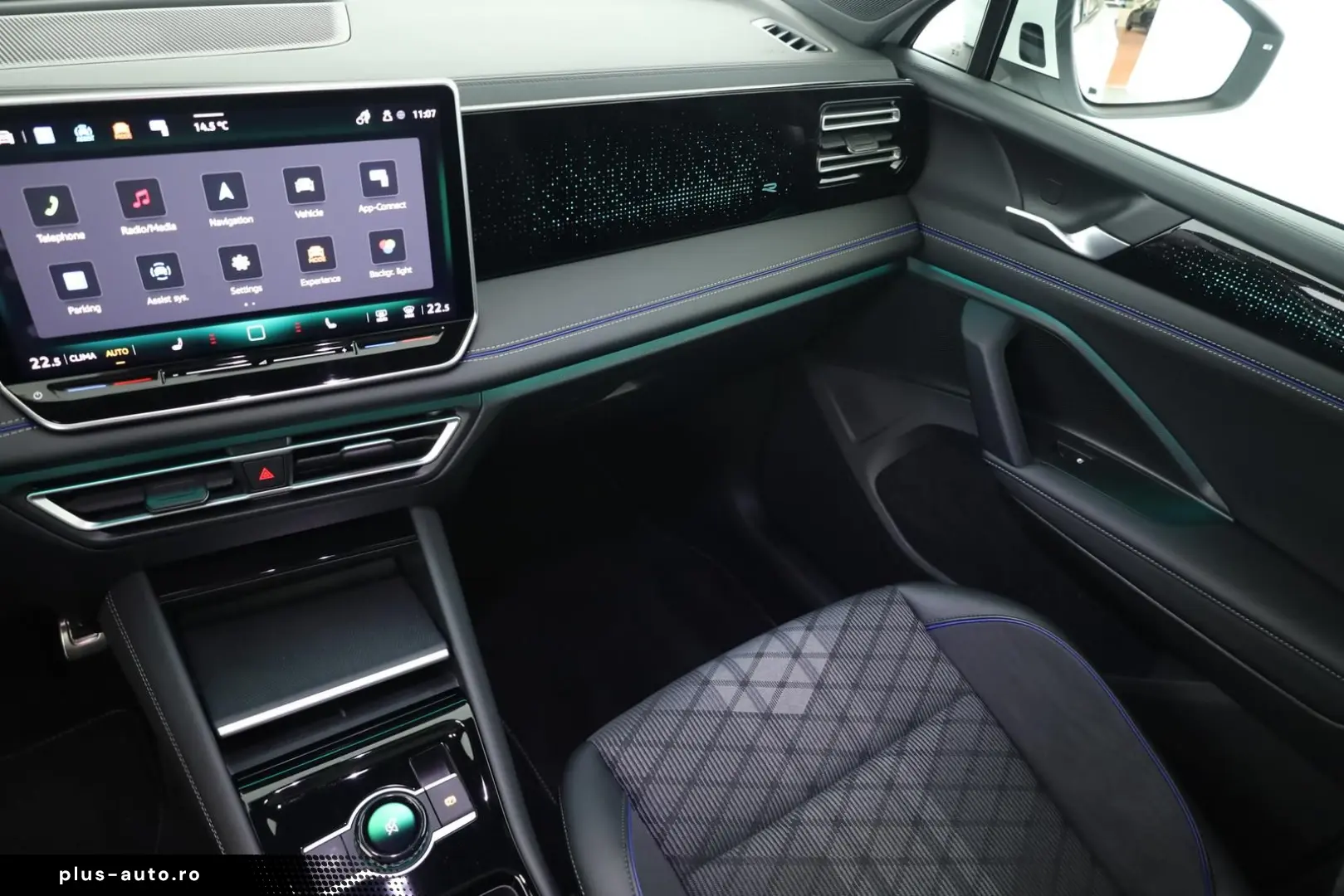 VW Tiguan 1.5 eTSI DSG R-Line IQ Pano Navi ACC 360