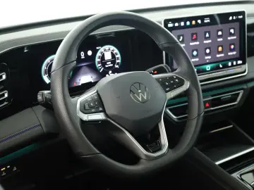 VW Tiguan 1.5 eTSI DSG R-Line IQ Pano Navi ACC 360