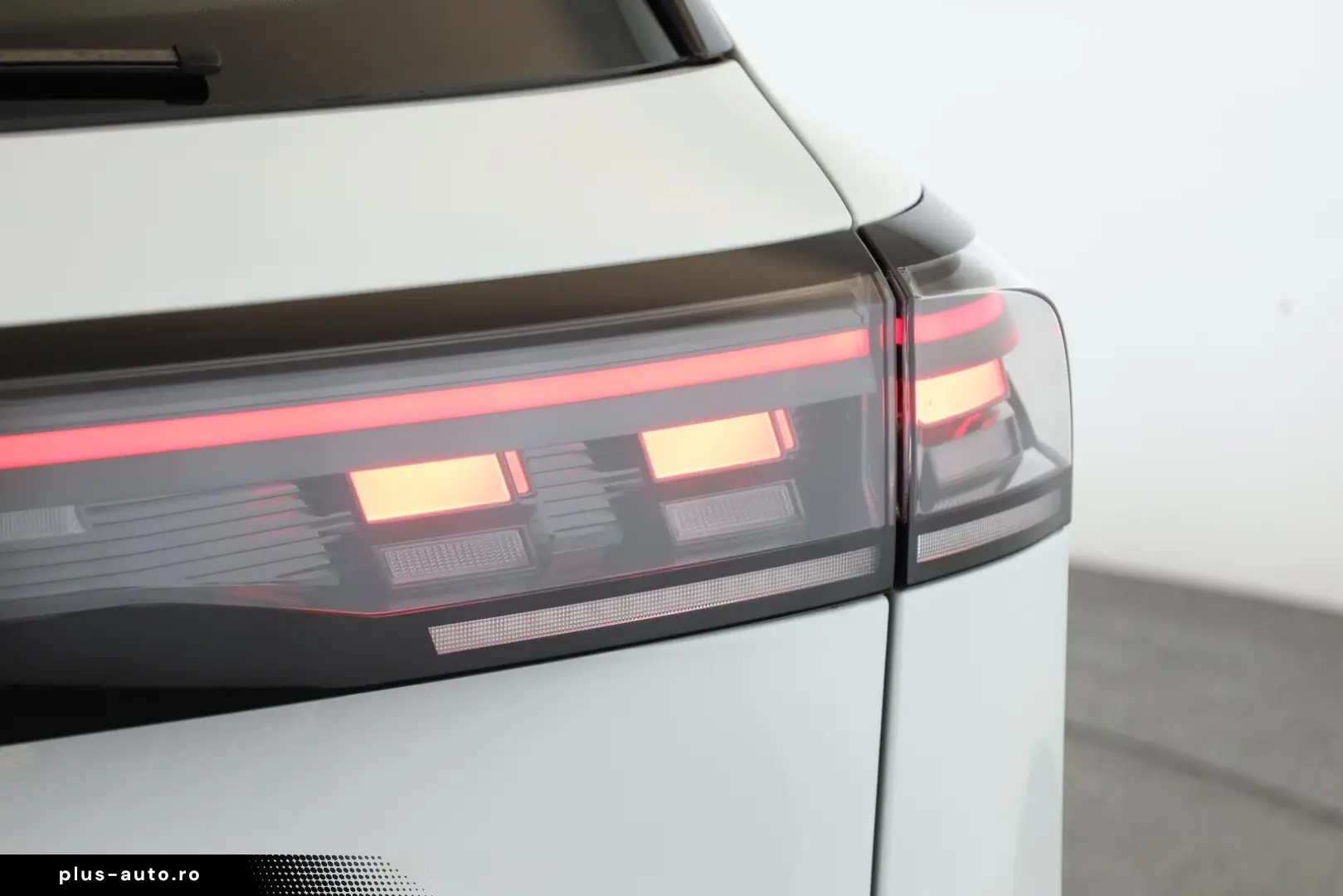 VW Tiguan 1.5 eTSI DSG R-Line IQ Pano Navi ACC 360