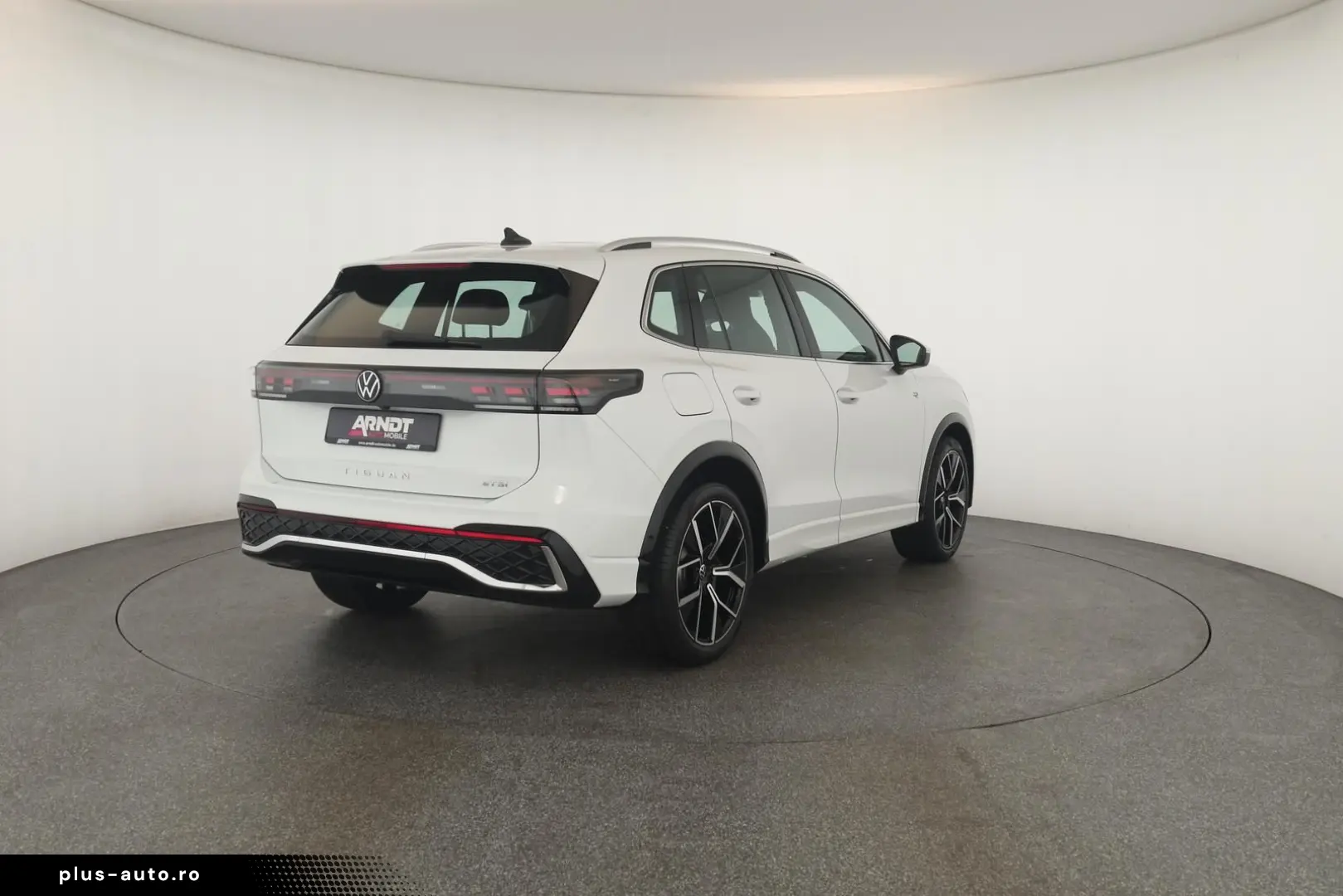 VW Tiguan 1.5 eTSI DSG R-Line IQ Pano Navi ACC 360