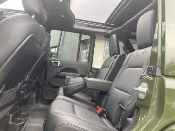 JEEP Wrangler Unlimited Sahara 2.0 T-GDI   SKY ONE  N