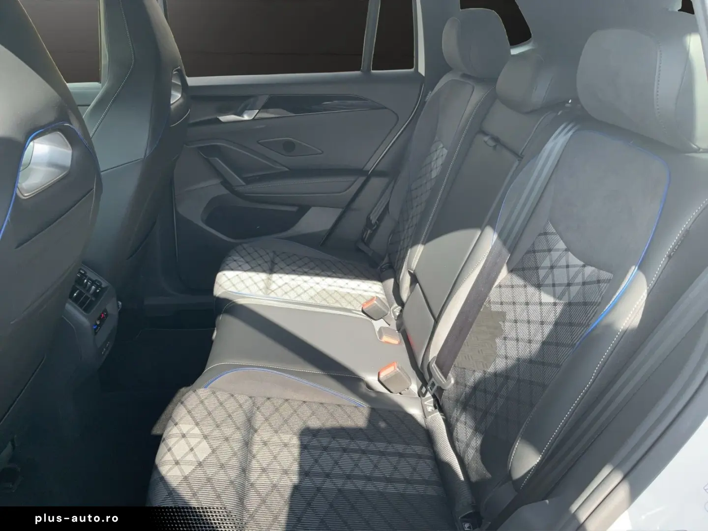 VW Tiguan 2.0 TDI R-Line 4M DSG AHK Matrix Sthzg.