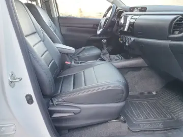 TOYOTA HiLux 4x4 Double Cab Standheizung AHK Hardtop