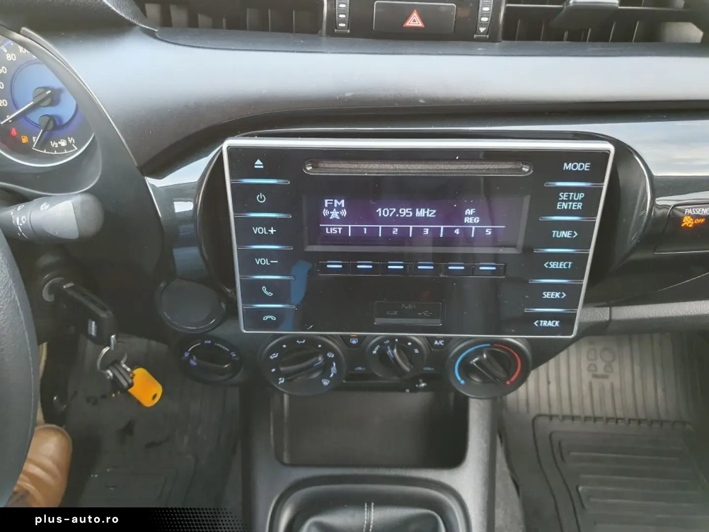 TOYOTA HiLux 4x4 Double Cab Standheizung AHK Hardtop