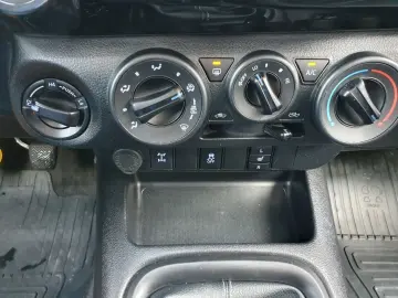 TOYOTA HiLux 4x4 Double Cab Standheizung AHK Hardtop