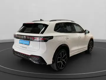 VW Tiguan 2.0 TSI 4Motion R-Line  DSG ACC NAVI LM