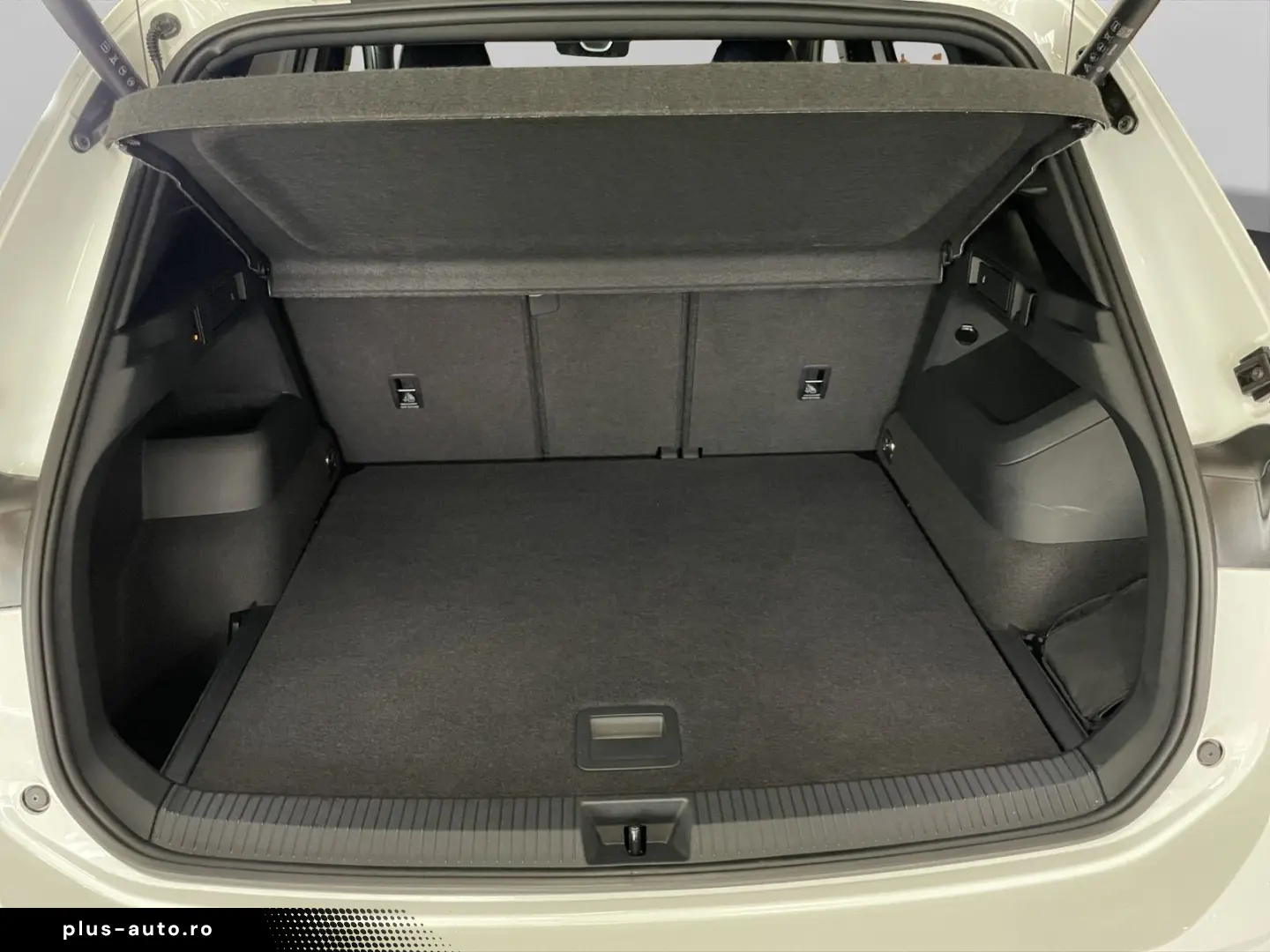 VW Tiguan 2.0 TSI 4Motion R-Line  DSG ACC NAVI LM