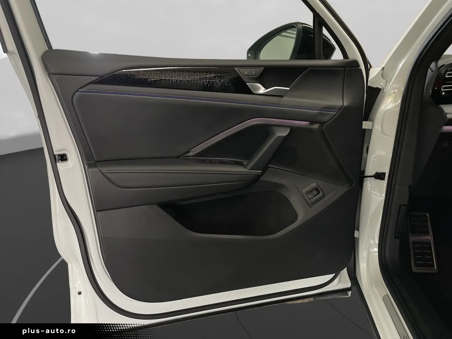 VW Tiguan 2.0 TSI 4Motion R-Line  DSG ACC NAVI LM