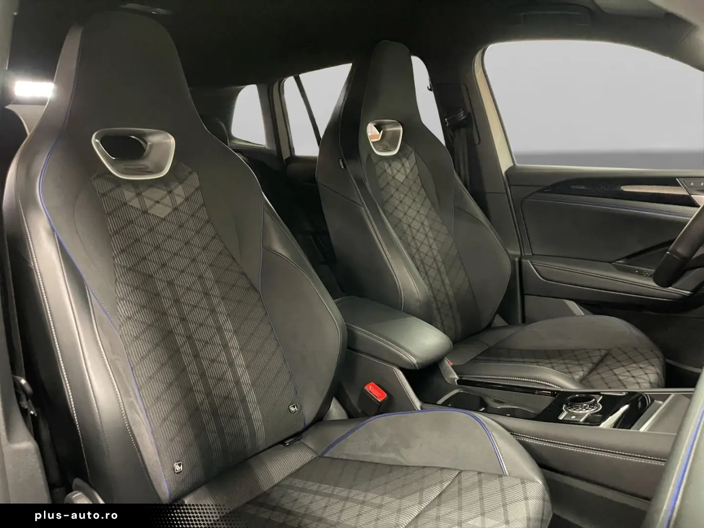 VW Tiguan 2.0 TSI 4Motion R-Line  DSG ACC NAVI LM