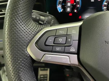 VW Tiguan 2.0 TSI 4Motion R-Line  DSG ACC NAVI LM