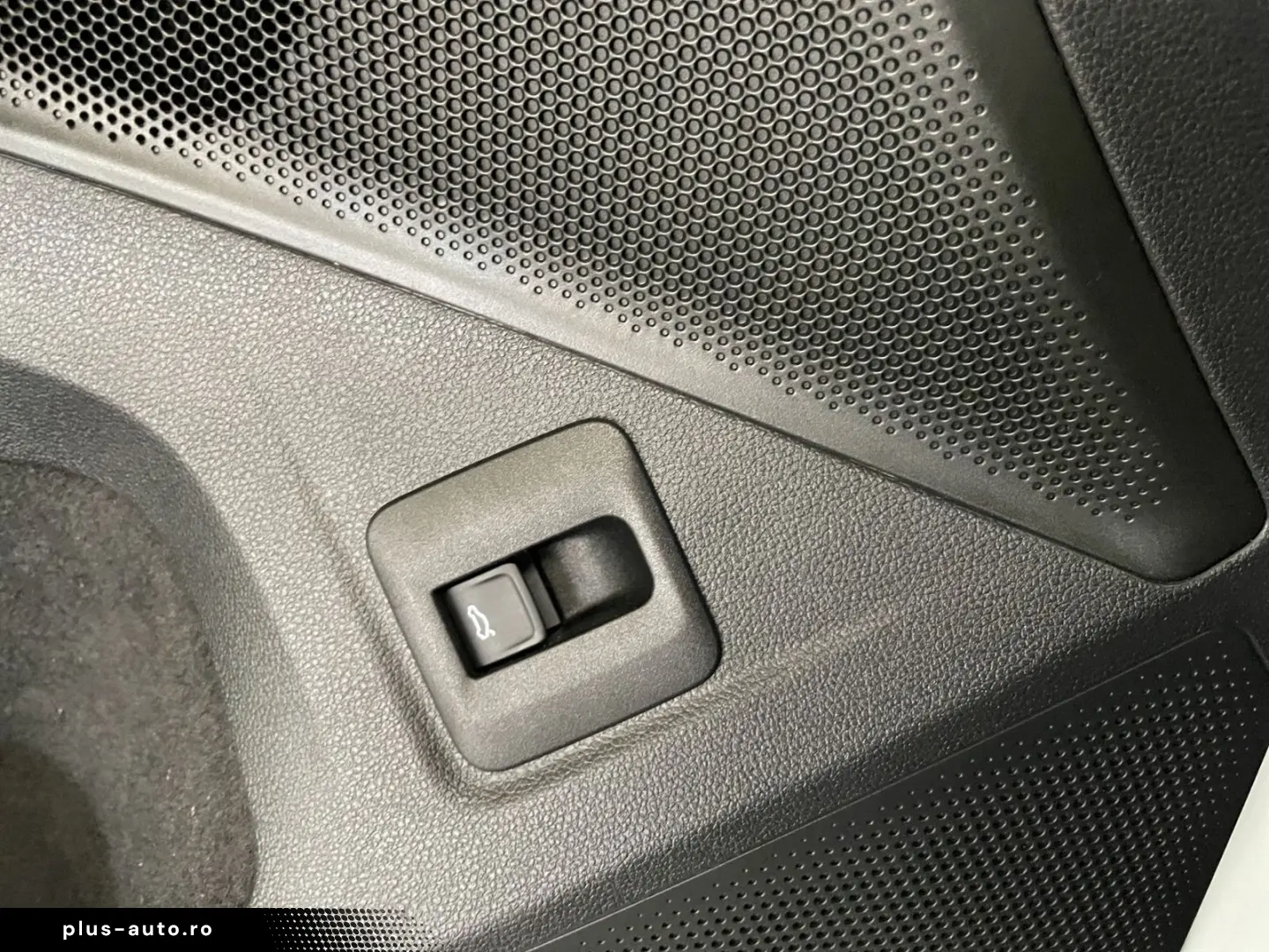 VW Tiguan 2.0 TSI 4Motion R-Line  DSG ACC NAVI LM