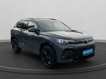 VW Tiguan 2.0 TDI 4Motion R-Line  DSG NAVI ACC DAB