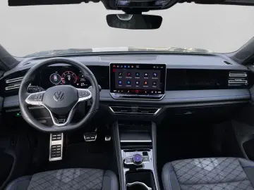 VW Tiguan 2.0 TDI 4Motion R-Line  DSG NAVI ACC DAB