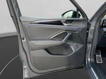 VW Tiguan 2.0 TDI 4Motion R-Line  DSG NAVI ACC DAB