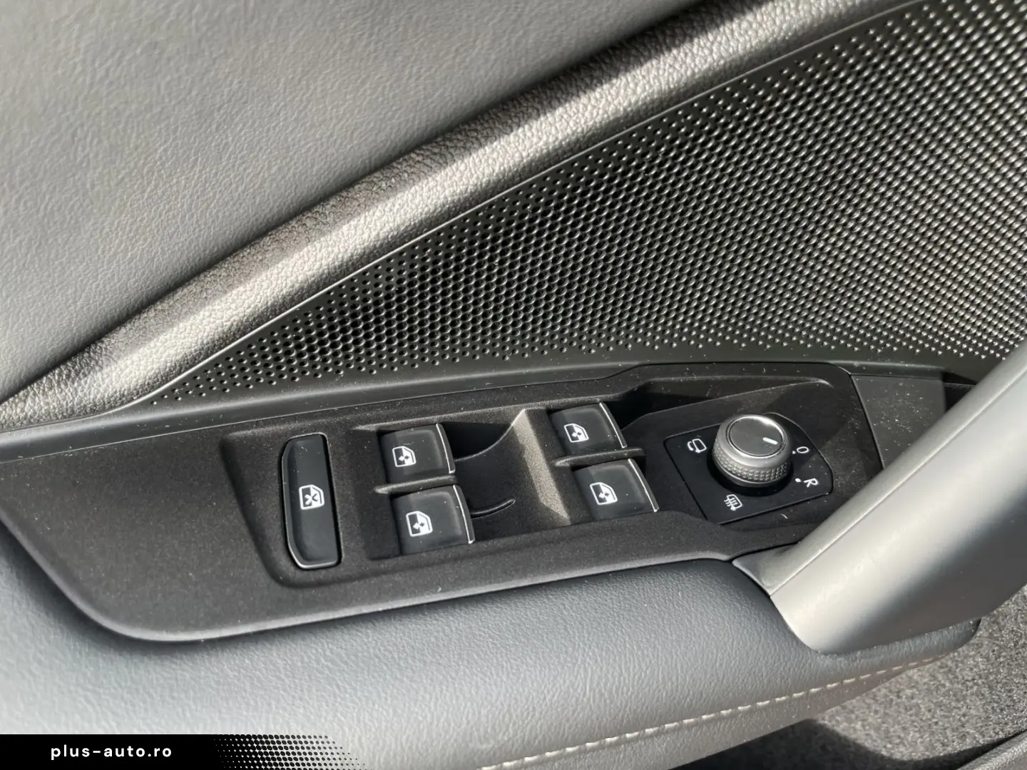 VW Tiguan 2.0 TDI 4Motion R-Line  DSG NAVI ACC DAB