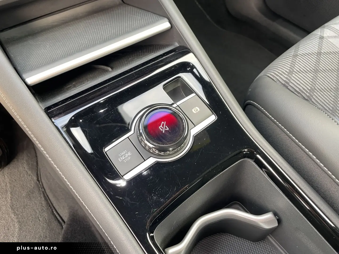 VW Tiguan 2.0 TDI 4Motion R-Line  DSG NAVI ACC DAB