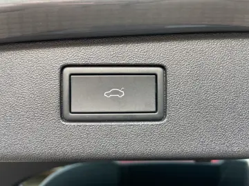 VW Tiguan 2.0 TDI 4Motion R-Line  DSG NAVI ACC DAB