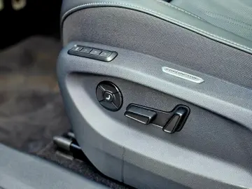 VW Tiguan 2.0 TDI 4MOTION DSG R-Line IQ.Drive AHK