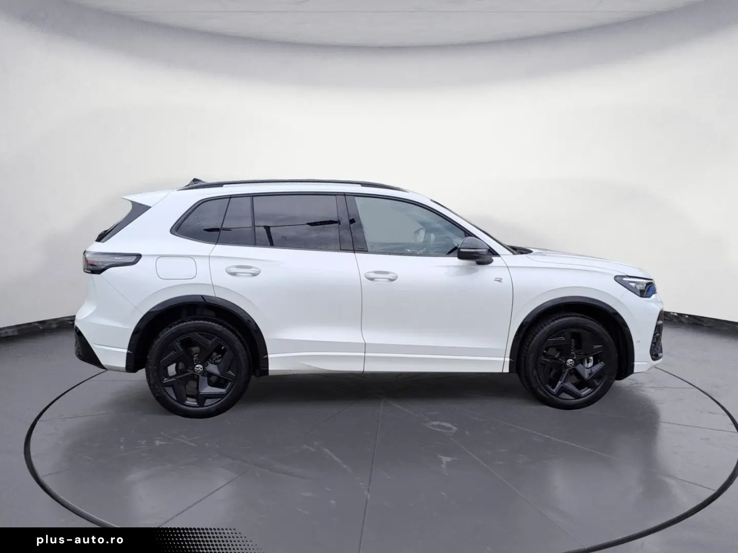 VW Tiguan 2.0 TDI SCR 4MOTION DSG R-Line  AHK HEAD-