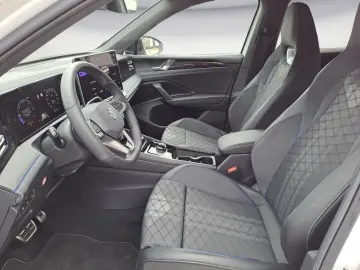 VW Tiguan 2.0 TDI SCR 4MOTION DSG R-Line  AHK HEAD-