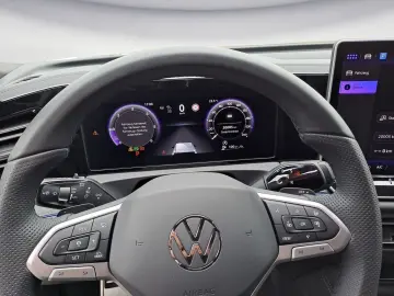 VW Tiguan 2.0 TDI SCR 4MOTION DSG R-Line  AHK HEAD-