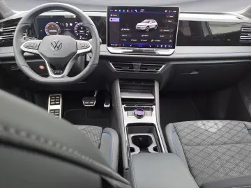 VW Tiguan 2.0 TDI SCR 4MOTION DSG R-Line  AHK HEAD-