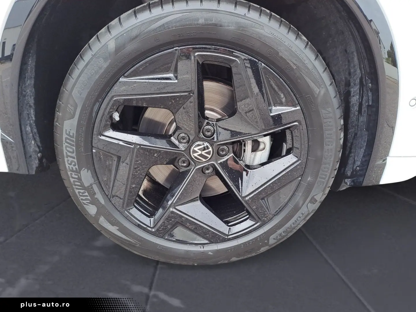 VW Tiguan 2.0 TDI SCR 4MOTION DSG R-Line  AHK HEAD-