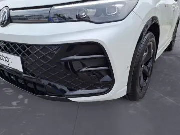 VW Tiguan 2.0 TDI SCR 4MOTION DSG R-Line  AHK HEAD-