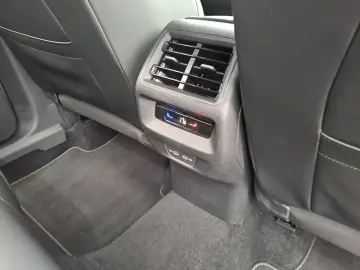 VW Tiguan 2.0 TDI SCR 4MOTION DSG R-Line  AHK HEAD-