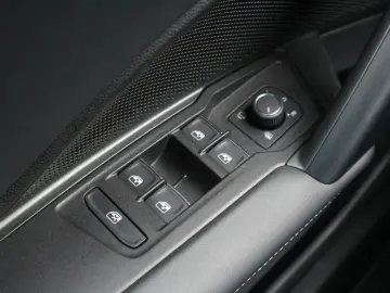 VW Tiguan 1.5TSI eHybrid R-Line  Matrix Navi Kamera