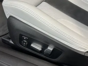 BMW M4 xDrive Competition Sitzlüftung ACC 360  Laser