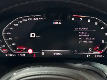 BMW M4 xDrive Competition CARBON  RED-INTERIUER VOLL