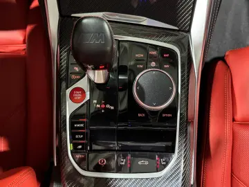 BMW M4 xDrive Competition CARBON  RED-INTERIUER VOLL