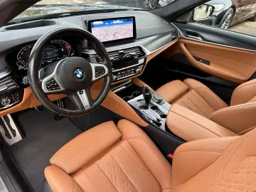 BMW 530d xDrive M-Sportpaket Glasdach Laser H K ACC