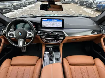 BMW 530d xDrive M-Sportpaket Glasdach Laser H K ACC