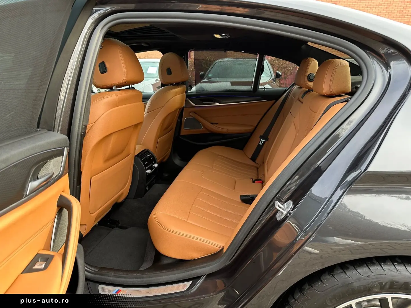 BMW 530d xDrive M-Sportpaket Glasdach Laser H K ACC