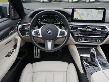 BMW 530e M Sport Pro Individual HUD ACC H&K Massage