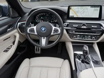 BMW 530e M Sport Pro Individual HUD ACC H&K Massage