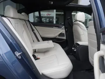 BMW 530e M Sport Pro Individual HUD ACC H&K Massage